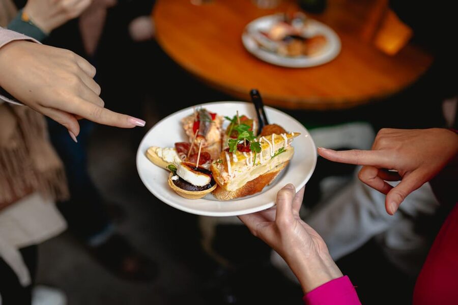 Barcelona: El Born Food Walking Tour with Tapas and Drinks - What happens at the four tapas stops