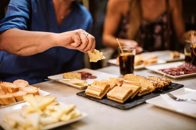 Barcelona Gothic Quarter Tapas & Taverns Food & Wine Tour - Why this tour works in Barcelona’s oldest quarter
