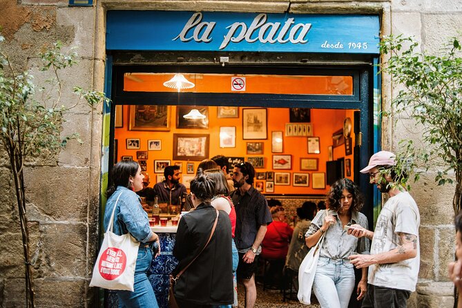 Barcelona Gothic Quarter Tapas & Taverns Food & Wine Tour - First stop at Placeta del Pi