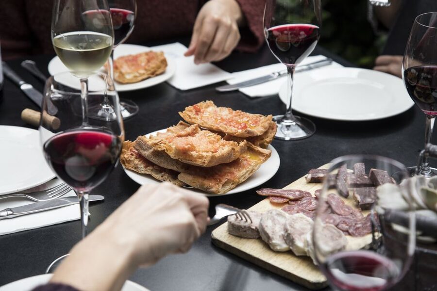 Barcelona Gourmet Food & Wine Tour with Local Expert - Who should book this Barcelona food tour?