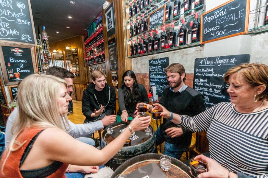 Barcelona Gourmet Food & Wine Tour with Local Expert - Second stop: music, comfort food, and vermouth