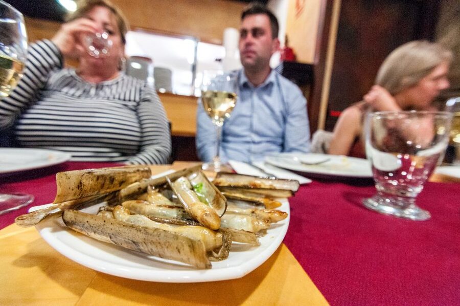 Barcelona Gourmet Food & Wine Tour with Local Expert - How much food do you actually receive?