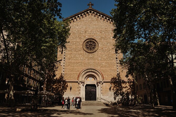 Barcelona Gracia Neighborhood Local Food & History Tour - The Mercat de la Llibertat and a cava aperitivo