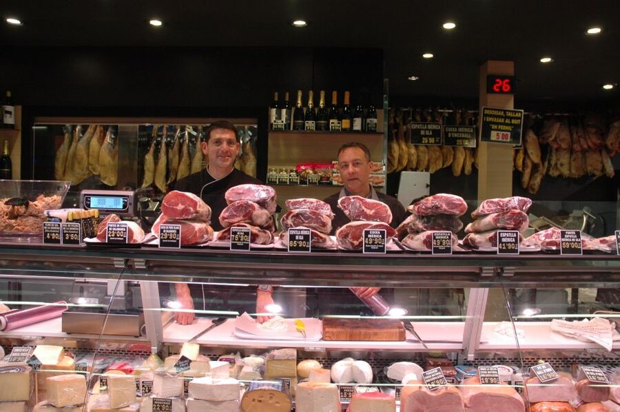 Barcelona Market Food Tour, Local & Artisanal Tastings - What the Guide Adds to the Food