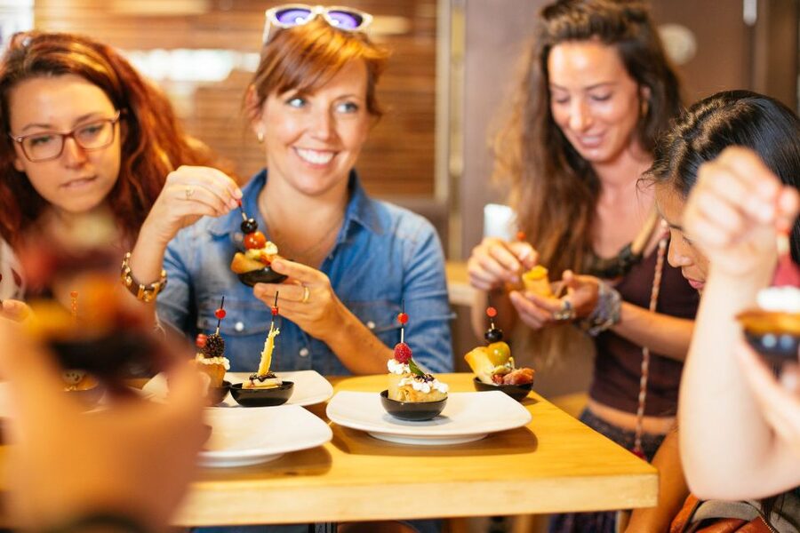 Barcelona: Private Food Tour – 10 Tastings with Locals - The guide makes or breaks the walk