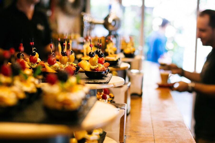 Barcelona: Private Food Tour – 10 Tastings with Locals - How much walking should you expect?