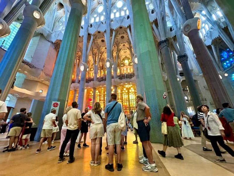 Barcelona: Sagrada Familia, La Pedrera & Cava Tasting Tour - Key points at a glance