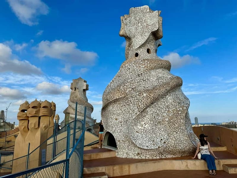 Barcelona: Sagrada Familia, La Pedrera & Cava Tasting Tour - The guide can make or break the visit