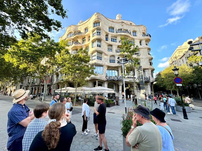 Barcelona: Sagrada Familia, La Pedrera & Cava Tasting Tour - Clothing, timing, and comfort