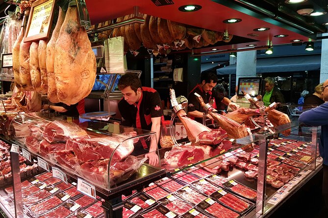 Barcelona tailored tapas & drinks tour with a native guide - Who will get the most from this tour