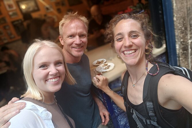 Barcelona tailored tapas & drinks tour with a native guide - Choosing your Barcelona neighborhood