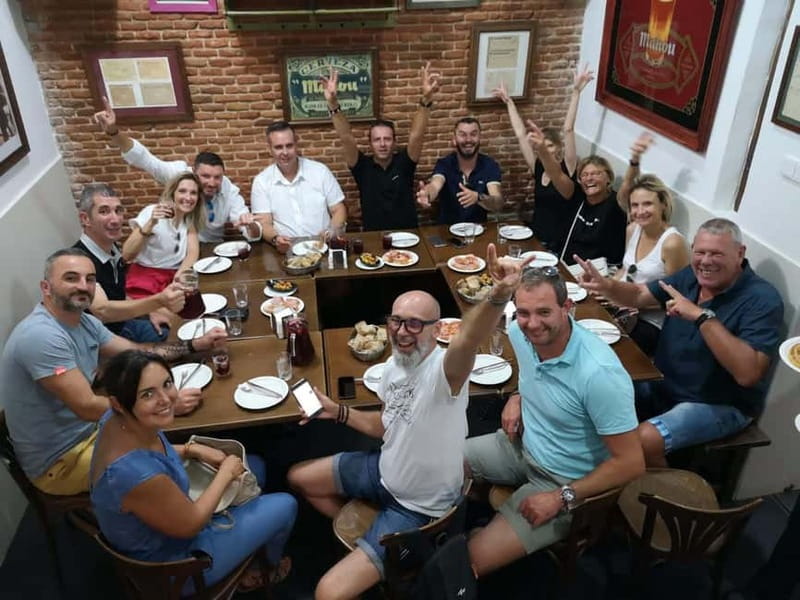 Barcelona Tapas Crawl food & drinks all included - What the guide adds to the meal