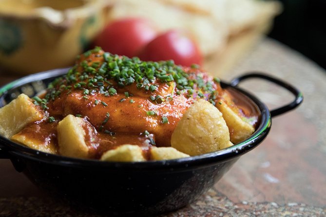 Barcelona Tapas Crawl Tour - What the food and drink pairing adds