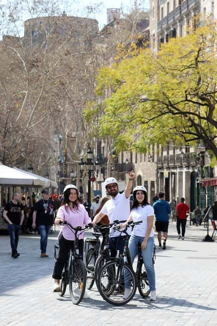 Barcelona: Tapas Tasting Tour by Regular Bike or E-Bike - Eixample, where Gaudí meets the bicycle lane