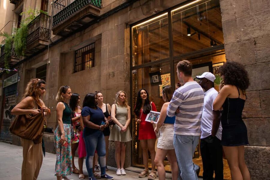 Barcelona Tapas Tour, Taverns, History & Local Culture - How much food and drink should you expect?