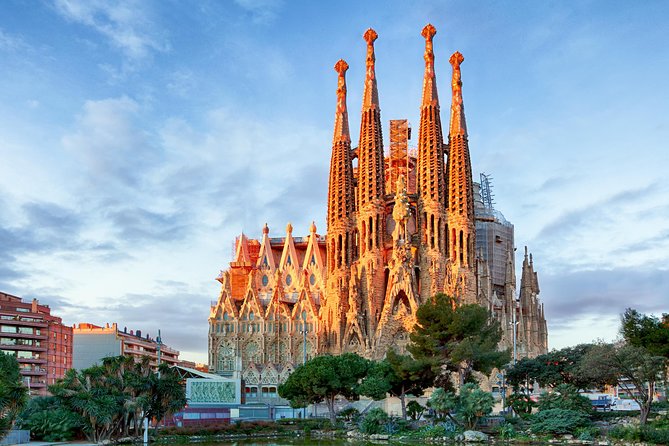Barcelona Tapas Tour with a Local Foodie: Personalized & Private - Food quantity, dietary preferences, and what is included