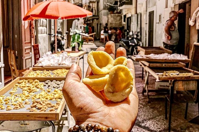 Bari: Guided Tour of the Old Town with Street Food - San Sabino Cathedral and an old grocery store