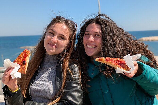 Bari: Street Food Walking Tour with a Local Guide - Castello Svevo and the final scoop