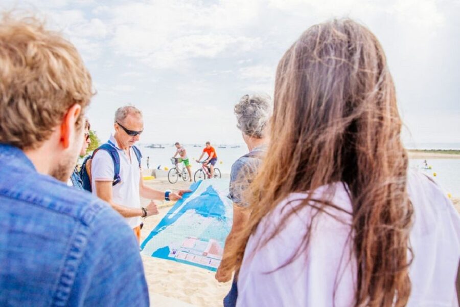Bay of Arcachon: Guided Food Tour - The opening walk and local stories