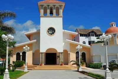 Beachside Tacos & Town Tour with Tequila Tasting From Cancun