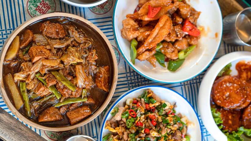 Beijing: Hidden Gems Guided Food Tour with Beer and Tastings - Beijing noodles in a courtyard hideaway