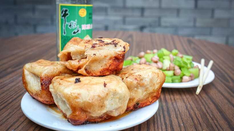 Beijing: Hidden Gems Guided Food Tour with Beer and Tastings - How much food and drink do you receive?