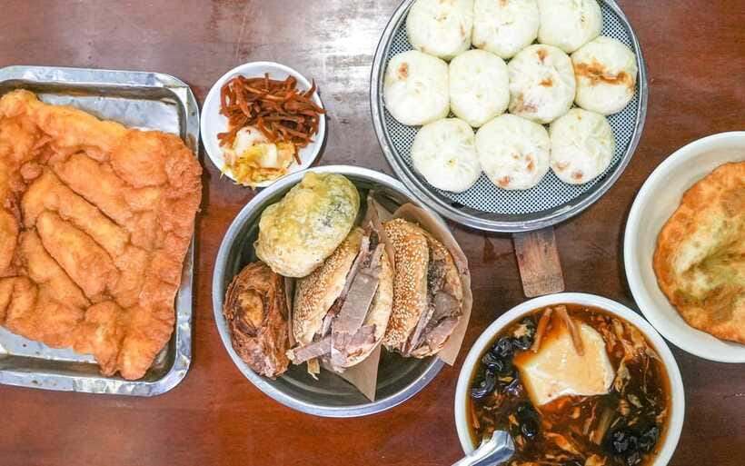 Beijing: Hutong Breakfast Food Tour - Imperial sweets and the final stretch