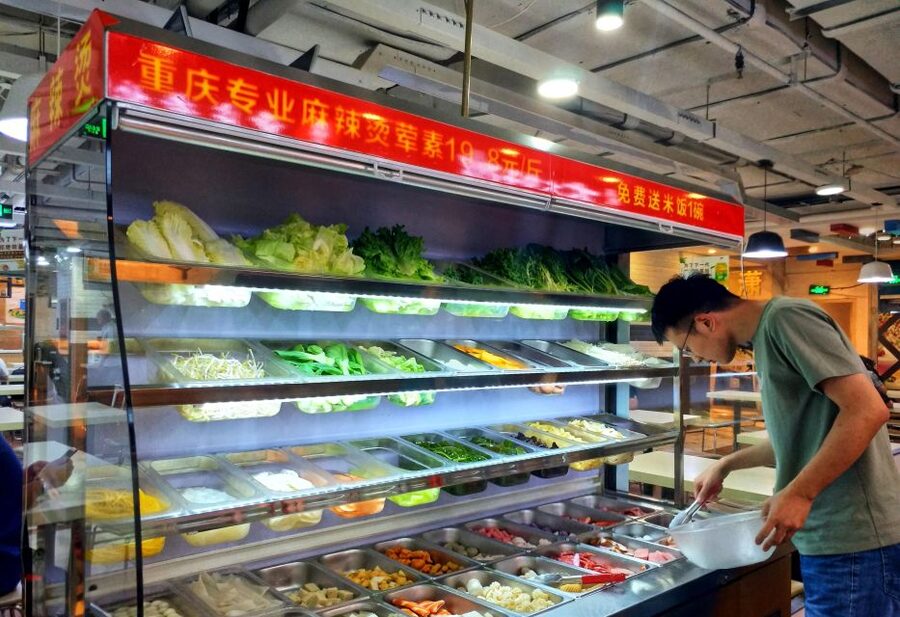 Beijing: Hutong Culinary Walking Tour with 15+ Tastings - Baijiu, local drinks, and eating etiquette
