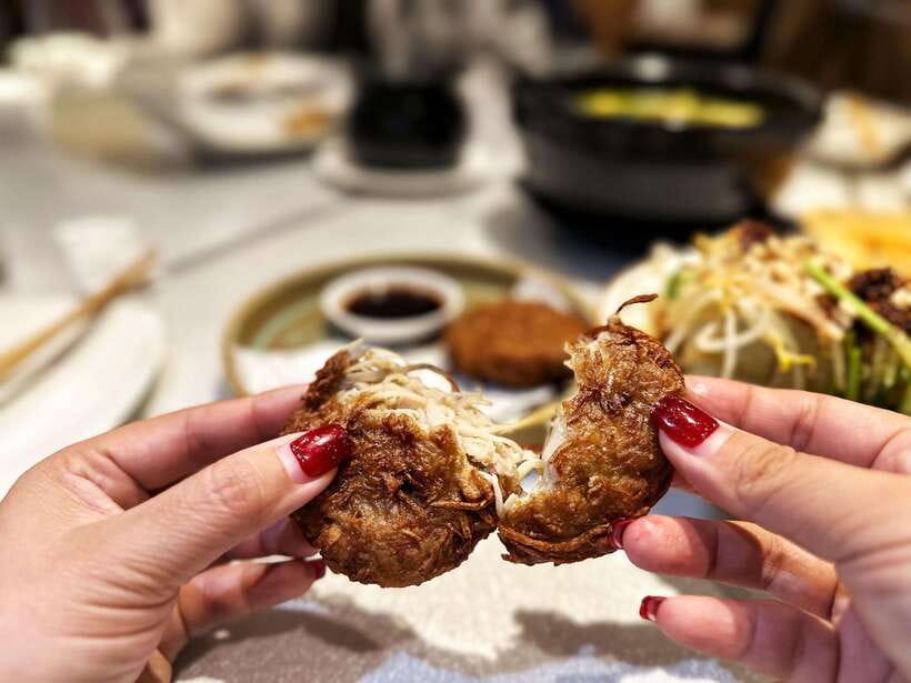 Beijing Hutong Food Crawl Delights: Peking duck, Hotpot&More - The guides make the difference
