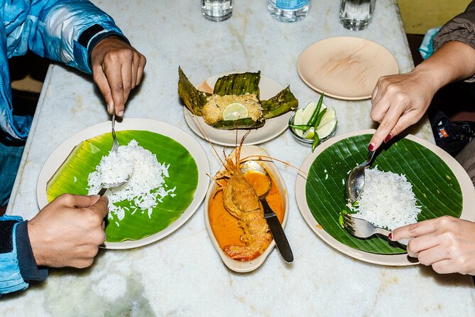 Bengali Nights Kolkata Food Tour with 13+ Tastings - Meeting Avik at Esplanade Metro Station