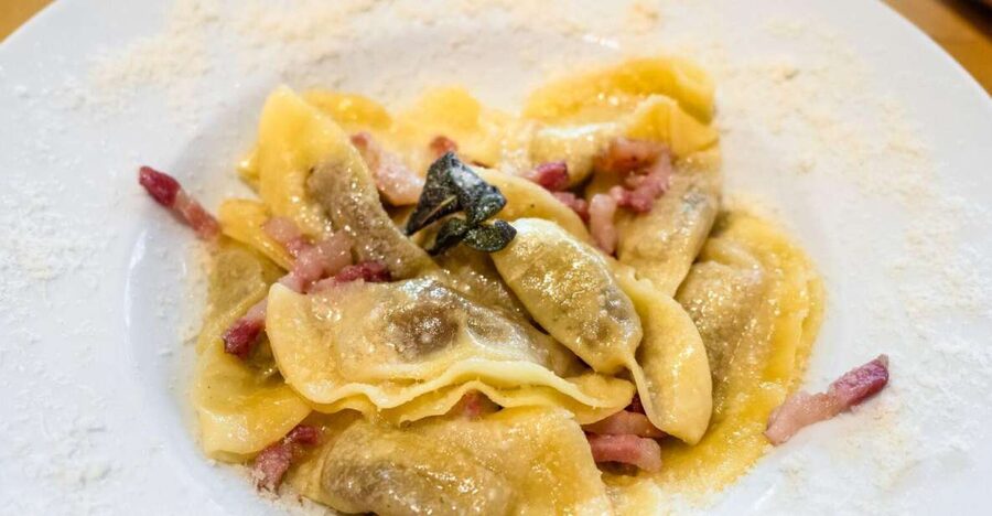 Bergamo: 3.5-Hour Traditional Food Tour - First stop: wine and aperitivo in the Old Square