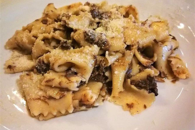 Bergamo: Full meal Food Tour with Local Delights by Do Eat Better - Starting in Bergamo Alta, not at the bottom of the hill