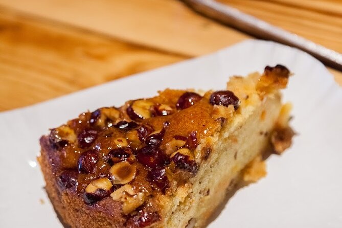 Berlin Center Food Tour with 8+ Authentic Local Tastings - The guides make or break the route