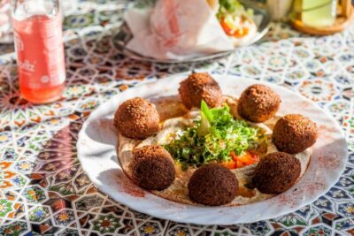 Berlin: Downtown Food Tour with 8 Authentic Local Tastings