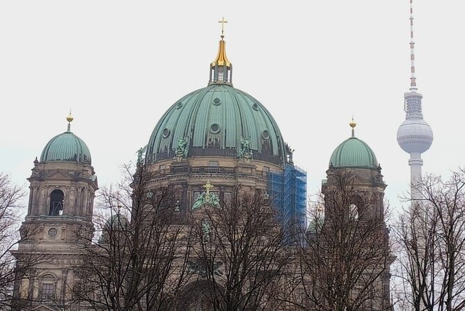 Berlin Food Tour with Full Meal & Drinks by Do Eat Better - Hackescher Markt brings local beer into the picture