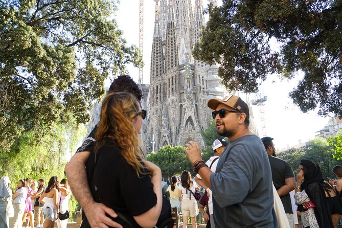 Best of Barcelona: Sagrada Família, Gaudí & Candy Tasting Tour! - Casa Amatller and the most satisfying tasting stop