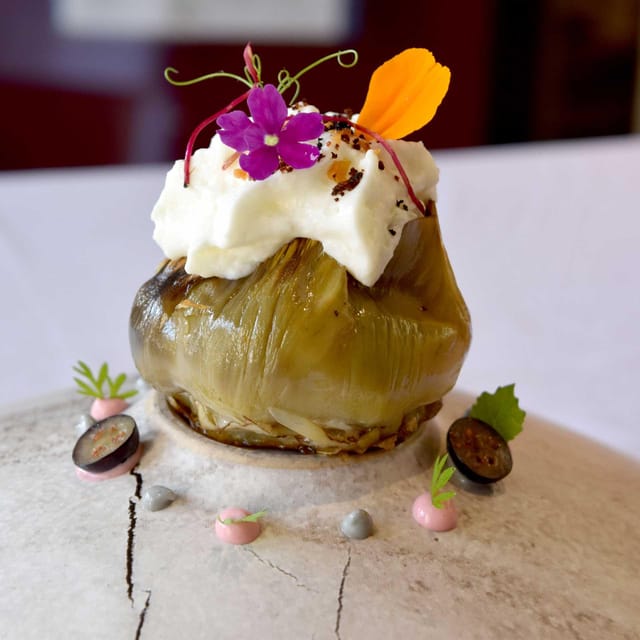 Bilbao: Gastronomic and Cultural Walking Tour with Tastings - Four tastings, with pintxo and cod on the plate