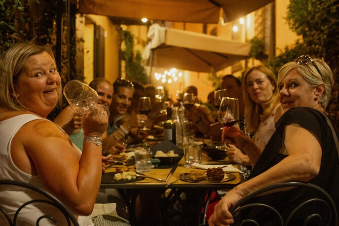 Bologna: Dinner, Wine & Tastings Walking Tour - Pasta and lasagna in the heart of Bologna