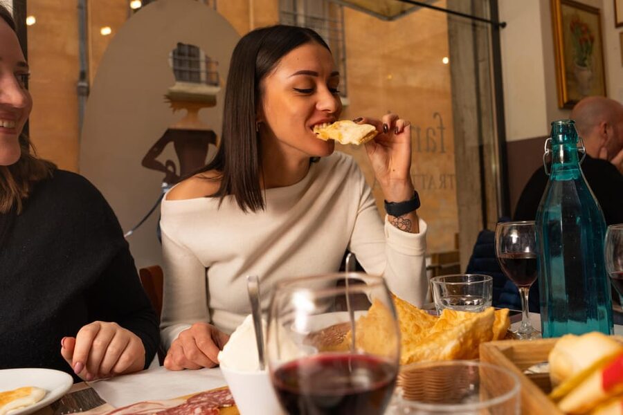 Bologna: Food Tour with Pasta Tasting & Local Specialties - Dessert at a local bakery