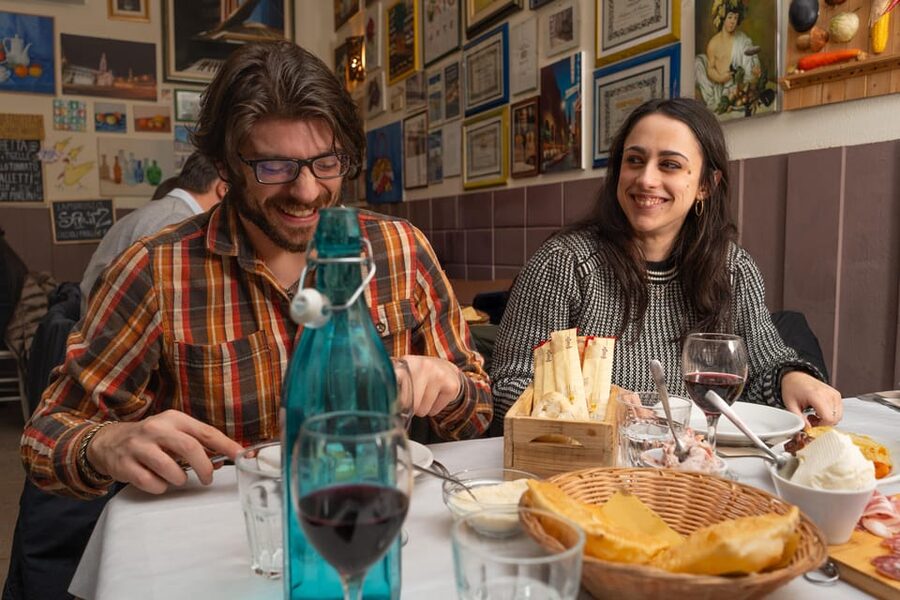 Bologna: Food Tour with Pasta Tasting & Local Specialties - Starting at Piazza di Porta Ravegnana