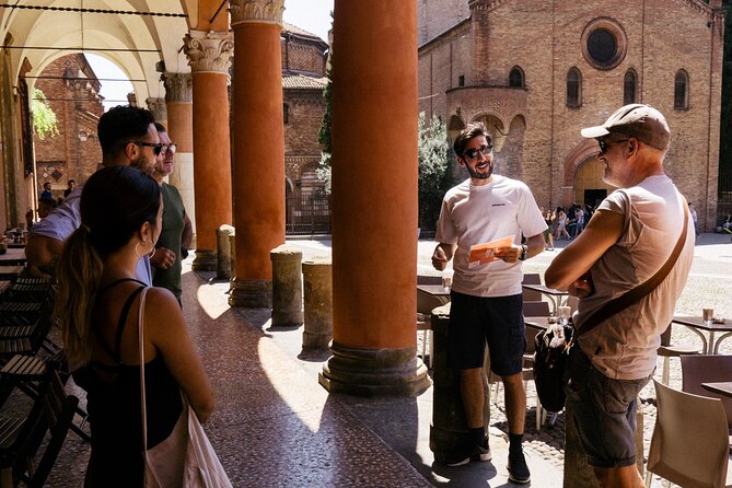 Bologna gastronomic experience with a local - Finishing with gelato from a family shop