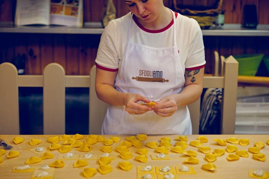 Bologna: Guided Food Markets Tour - The ten-minute walk through central Bologna