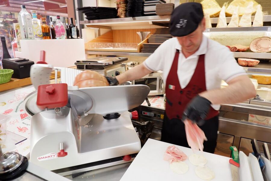 Bologna: Guided Food Markets Tour - Exploring the Quadrilatero’s old food streets