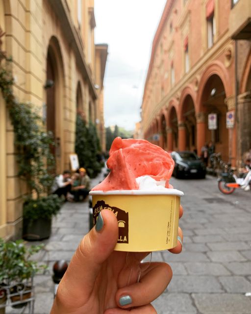Bologna: Guided Food Markets Tour - The guides make the small group count