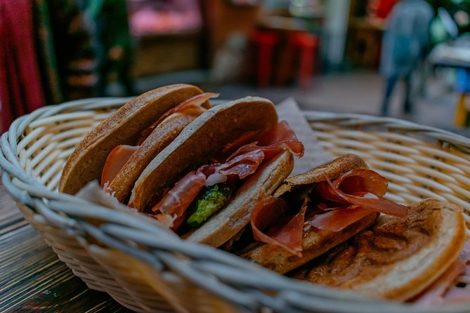 Bologna Private Food Tour with 6 or 10 Tastings - Piazza del Nettuno Adds City Stories Between Bites