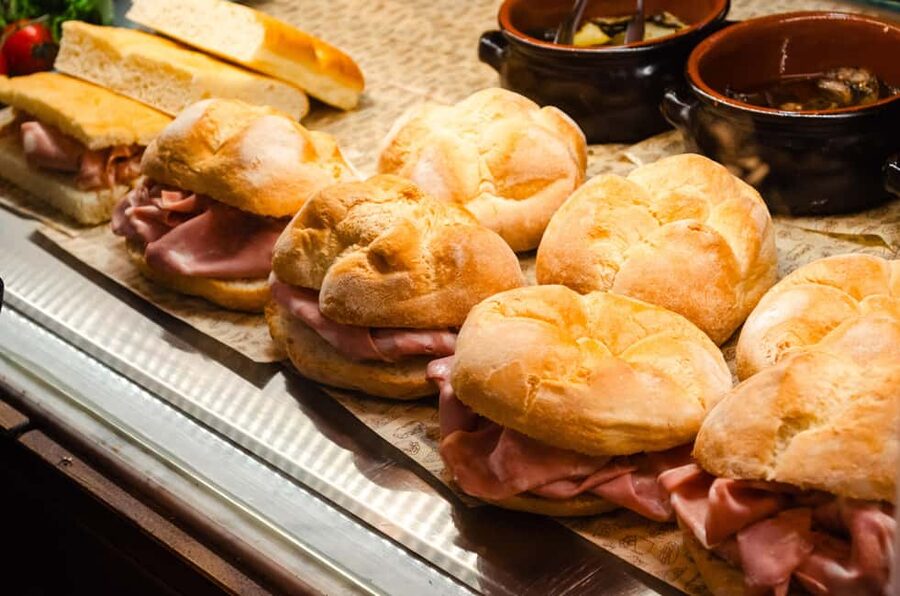 Bologna: Street Food Tour in the Historic Center - What the guides add to the experience