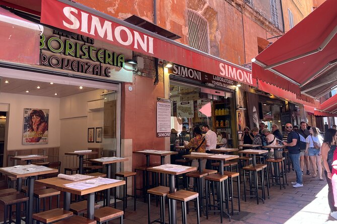 Bologna Walking Food Tour and Highlights with a Local Guide - Entering the Quadrilatero on Via Drapperie