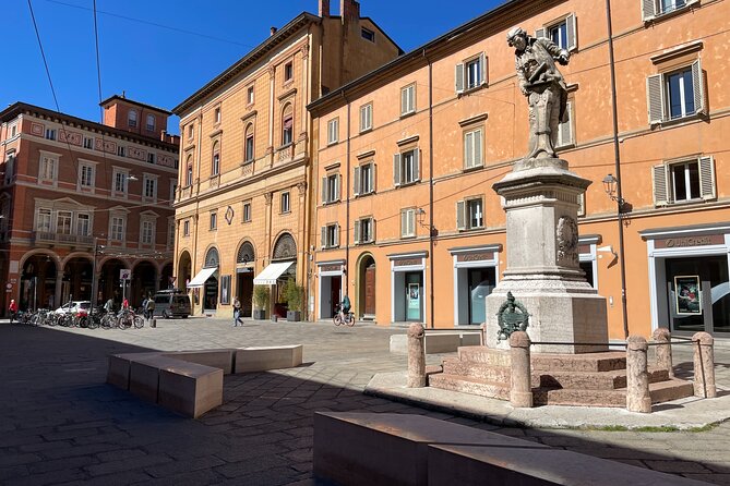 Bologna Walking Food Tour and Highlights with a Local Guide - What the Guides Add to the Experience