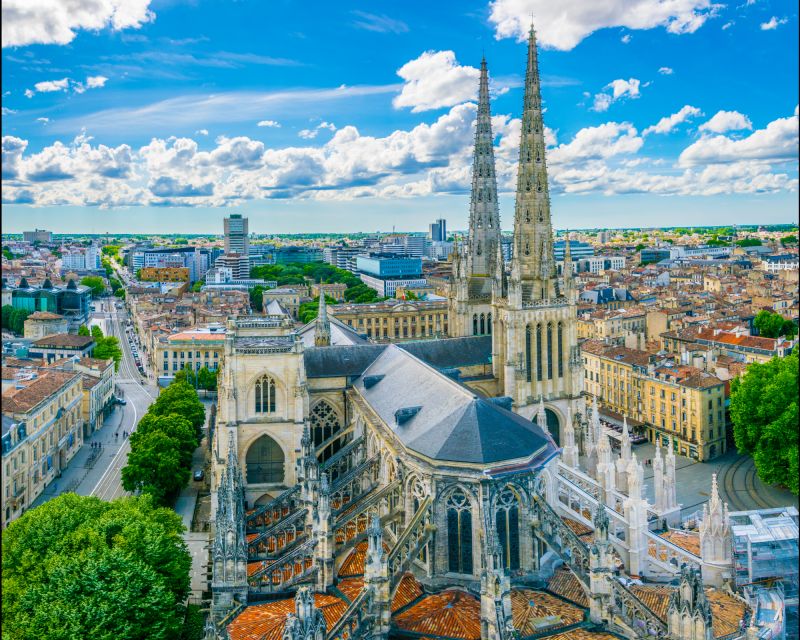 Bordeaux food tour: sweet specialities & highlights - Saint Paul and Saint Pierre on foot