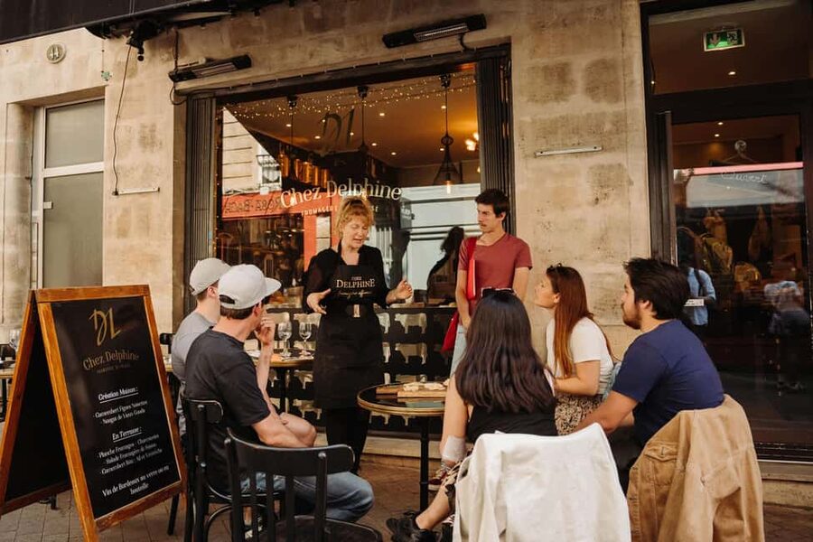 Bordeaux: Guided Food and Wine Tour with Tastings - La Grosse Cloche and the first tastes